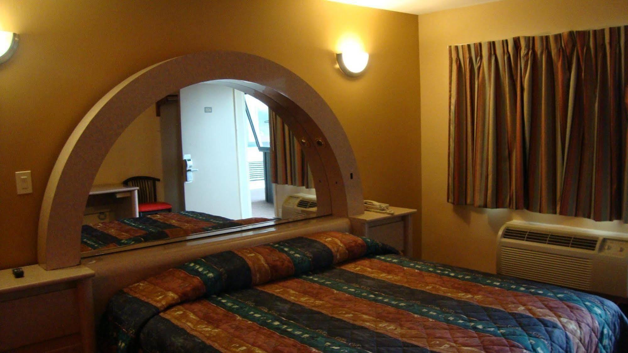 Hotel Oasis In Brooklyn