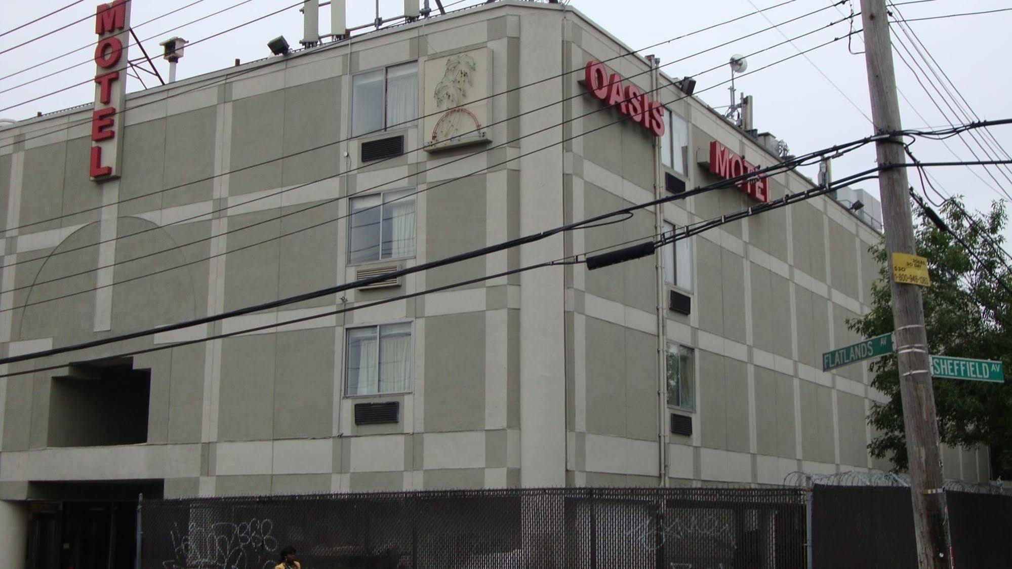 Oasis In Brooklyn Hotel New York