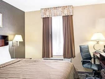 Days By Wyndham Long Island New York