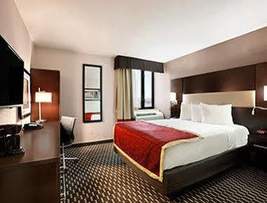 Howard Johnson By Wyndham Jamaica Ny Near Airtrain Jfk Hotel New York