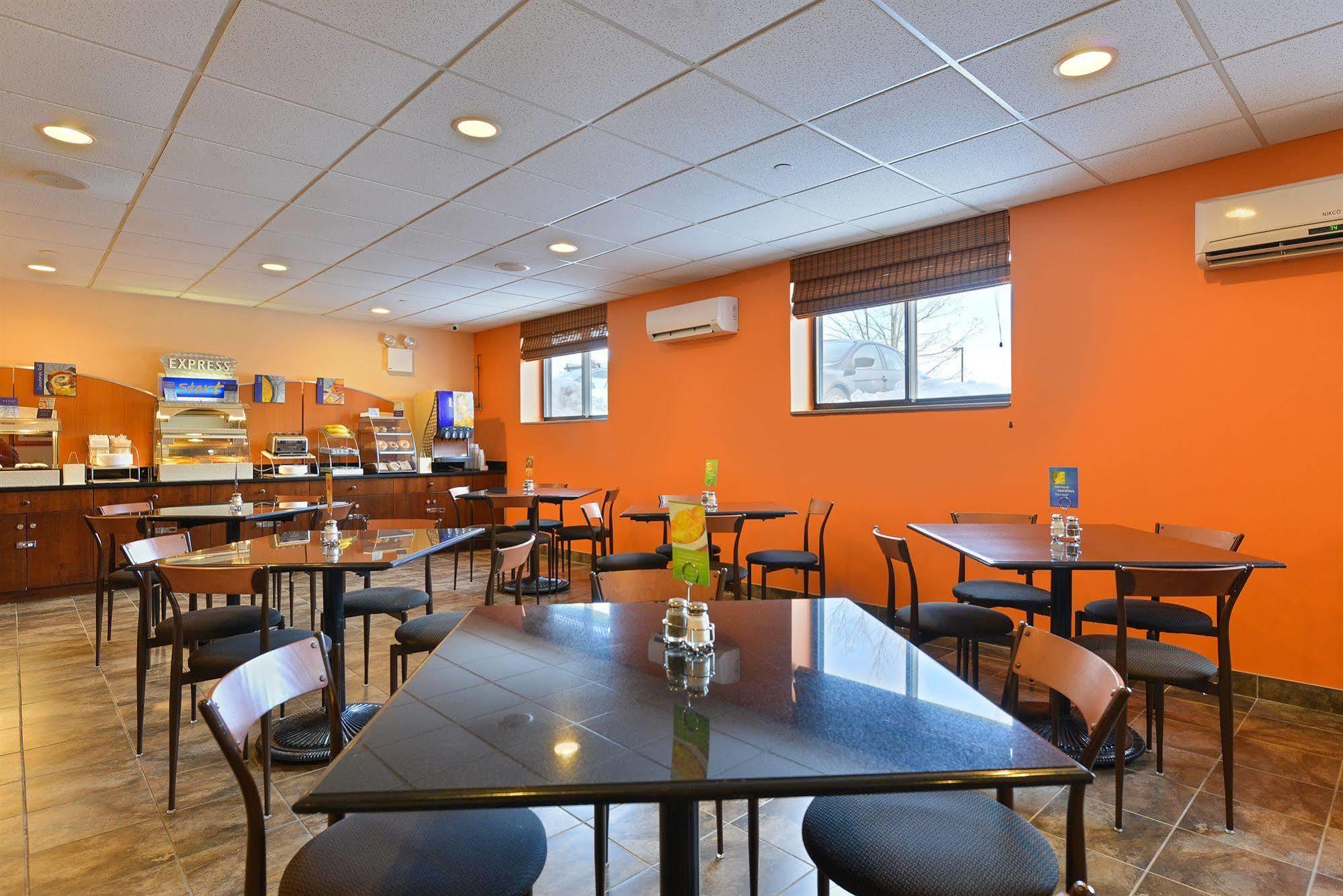 Country & By Radisson, Staten Island New York