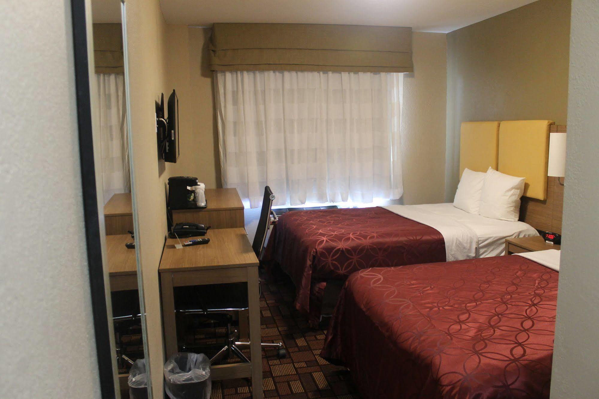 Days By Wyndham Brooklyn Borough Park