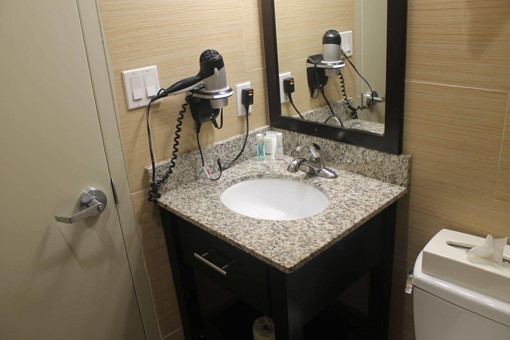 Days By Wyndham Brooklyn Borough Park Hotel 3*