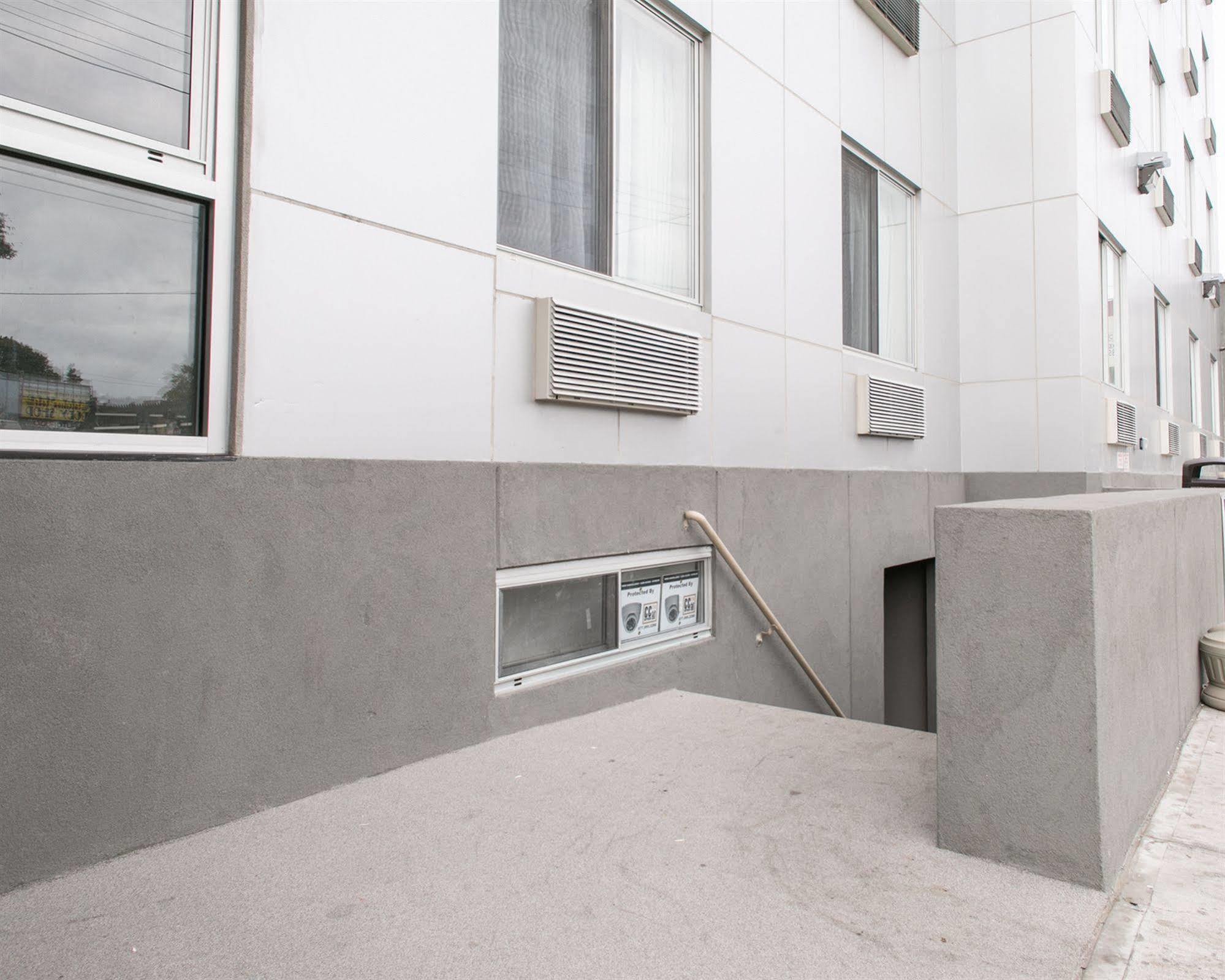 Hotel Days By Wyndham Brooklyn Borough Park 3*