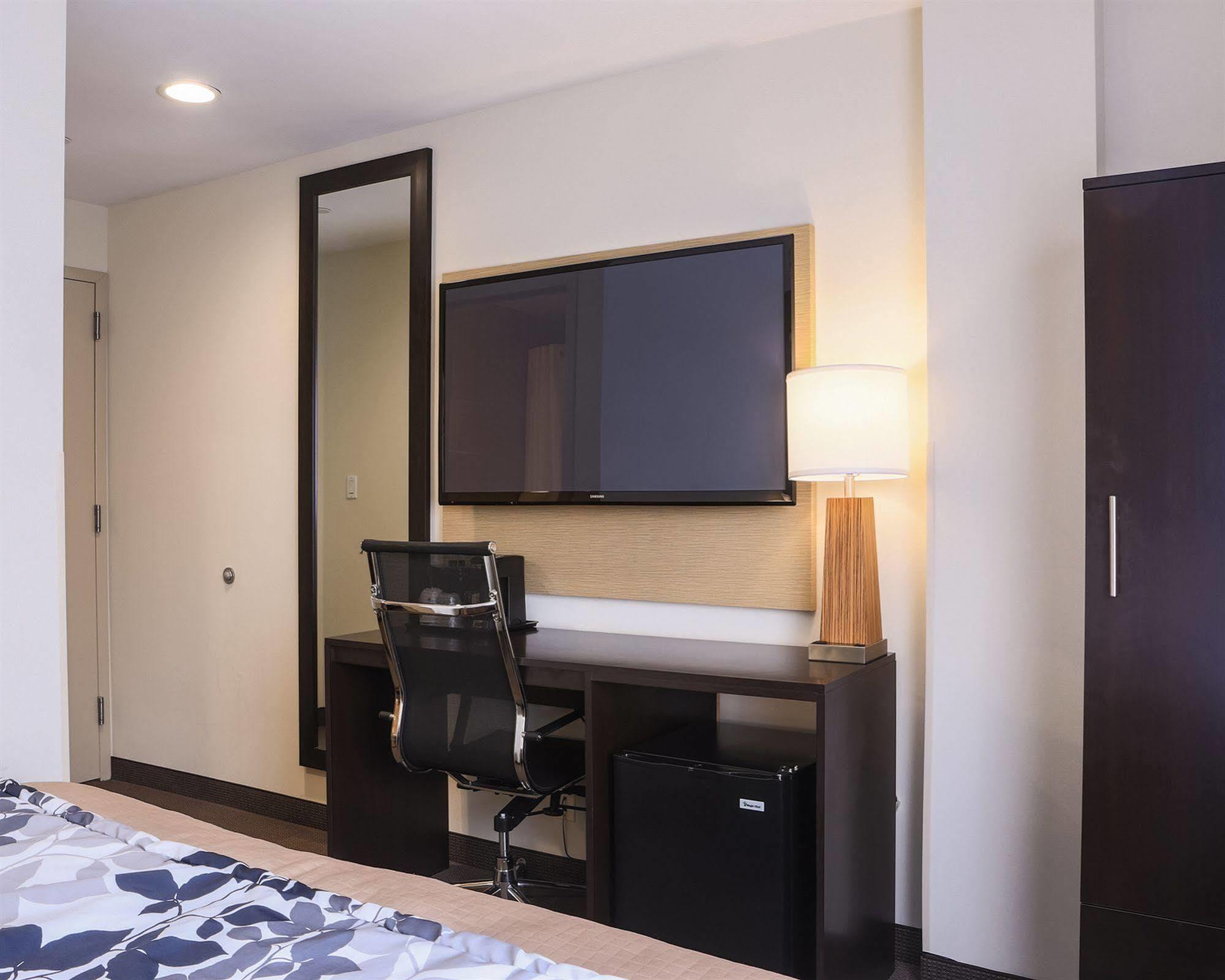 Days By Wyndham Brooklyn Borough Park Hotel