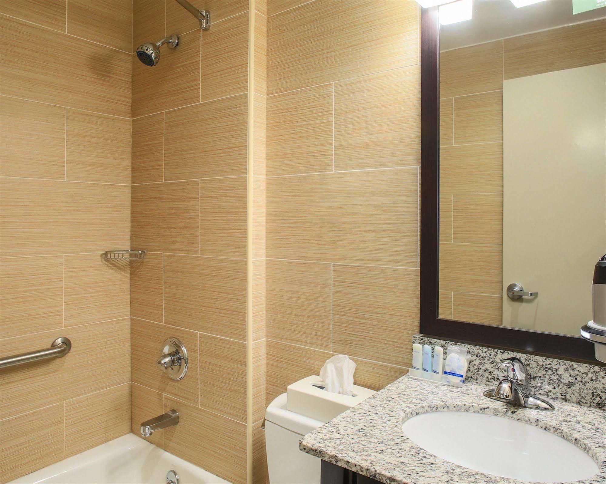 Days By Wyndham Brooklyn Borough Park New York