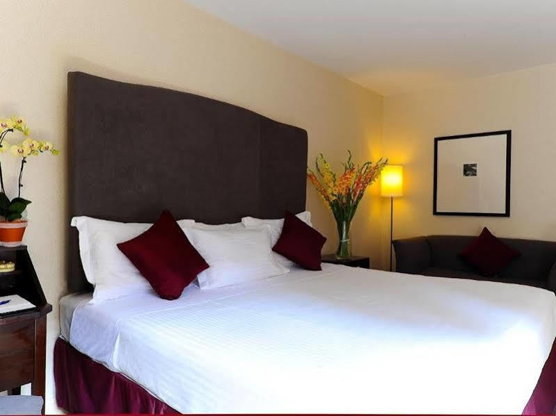 Washington Jefferson At Times Square Hotel