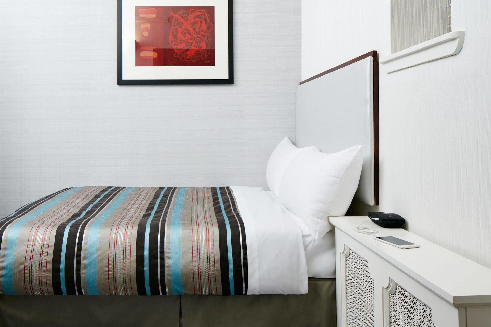 Newly Renovated At Club Quarters Times Square, Hotel 4*