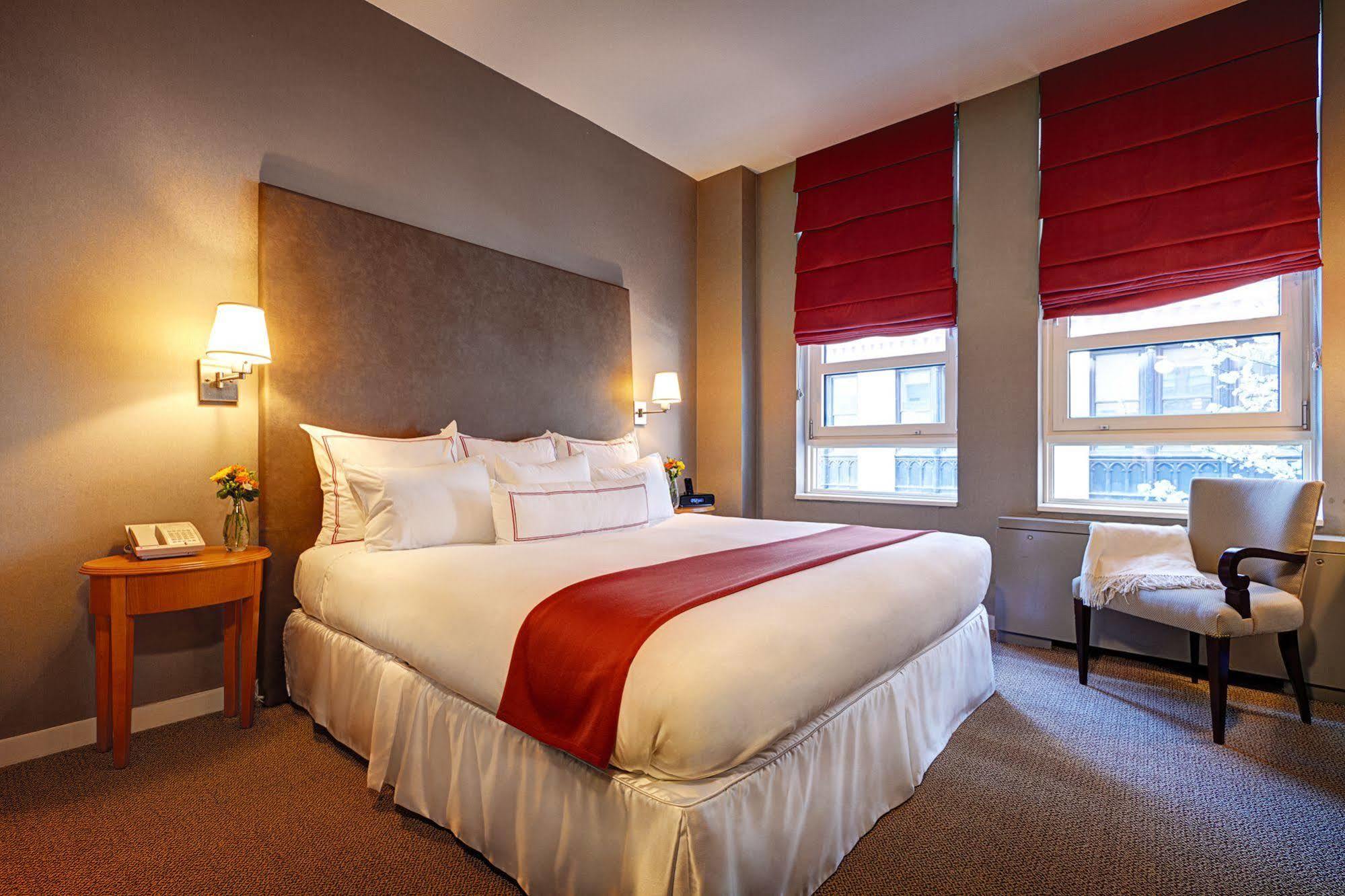 Giraffe By Library Collection Hotel New York