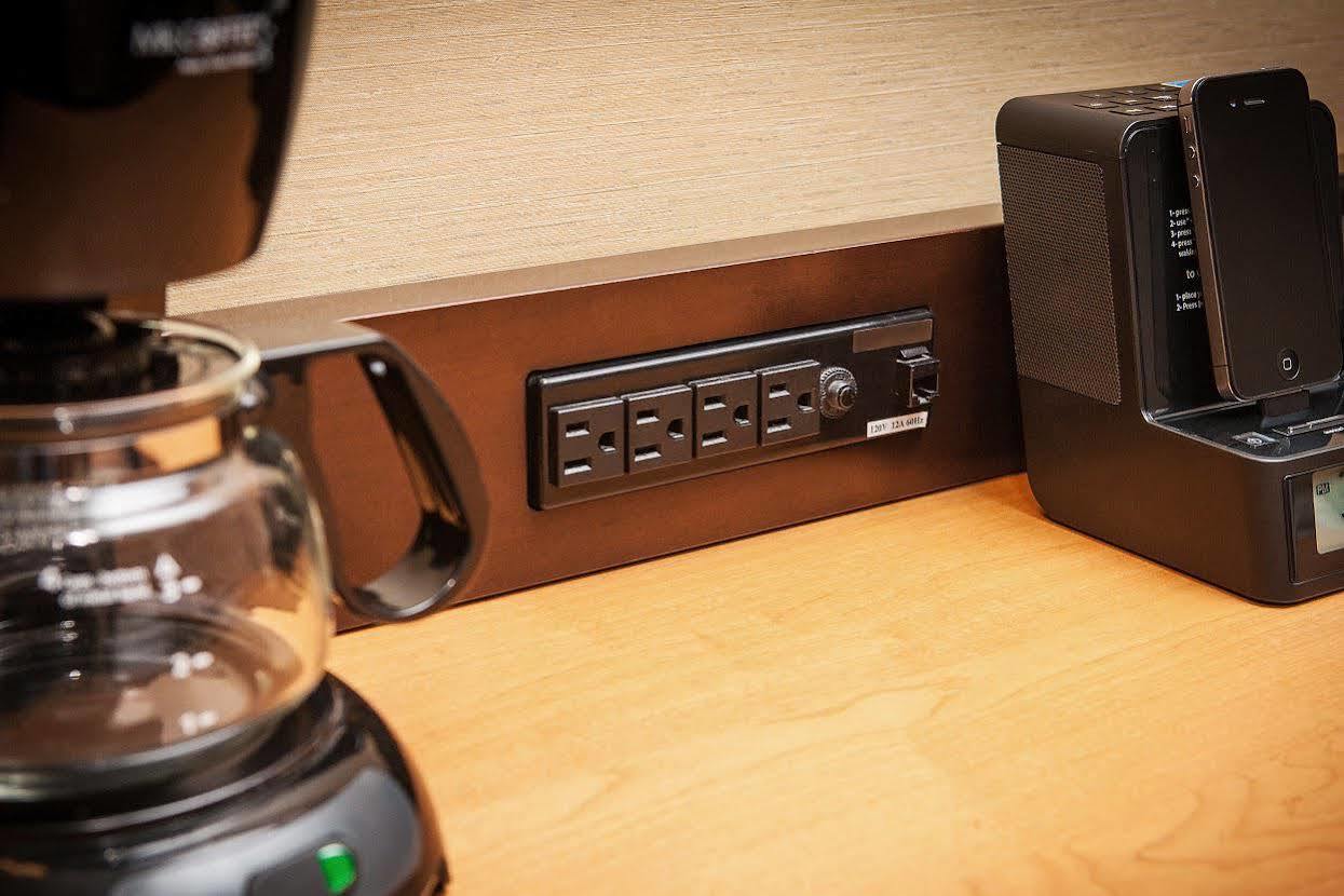 The At Fifth Avenue New York