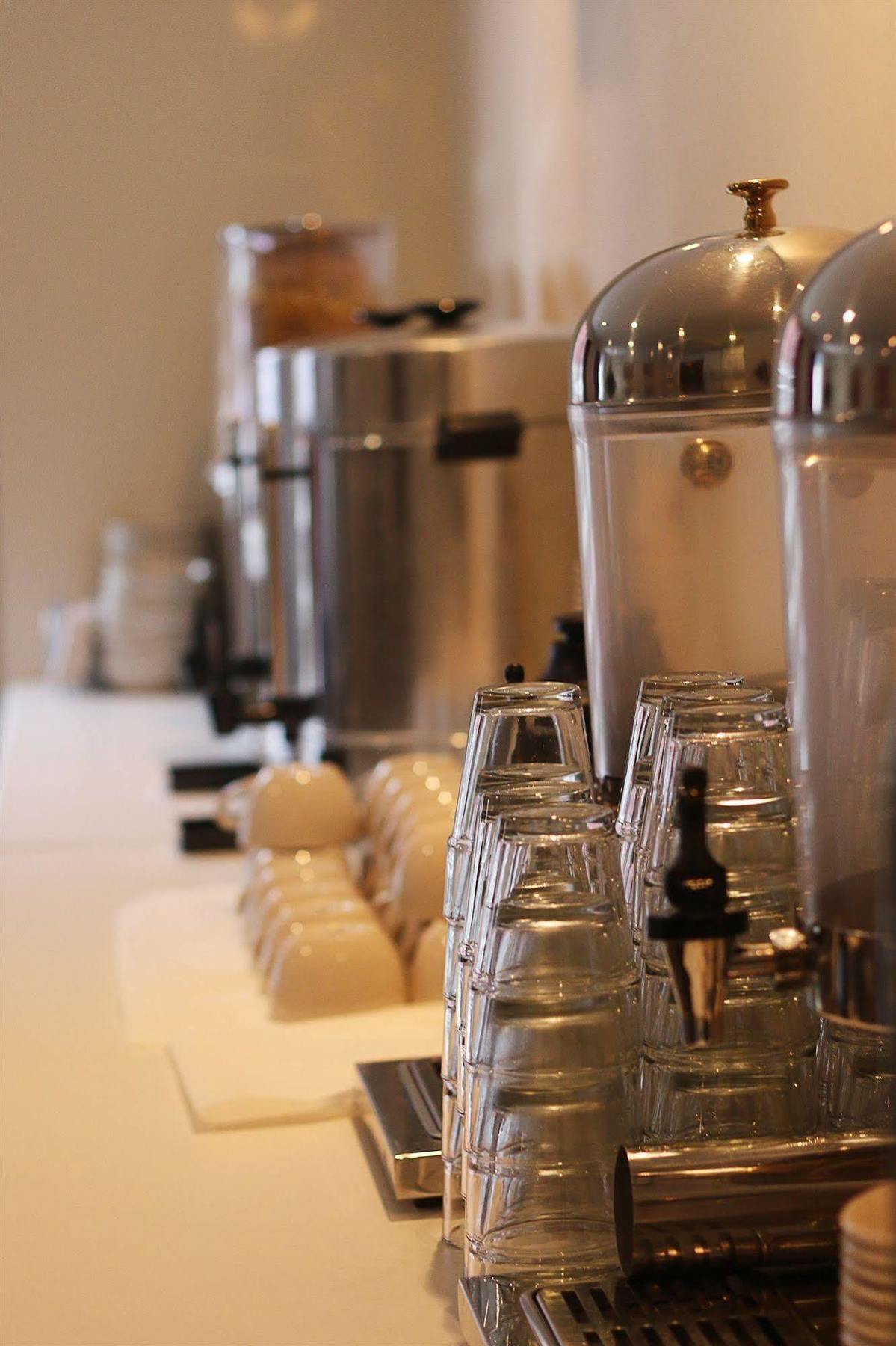 Vetiver / Manhattan Skyline Hotel