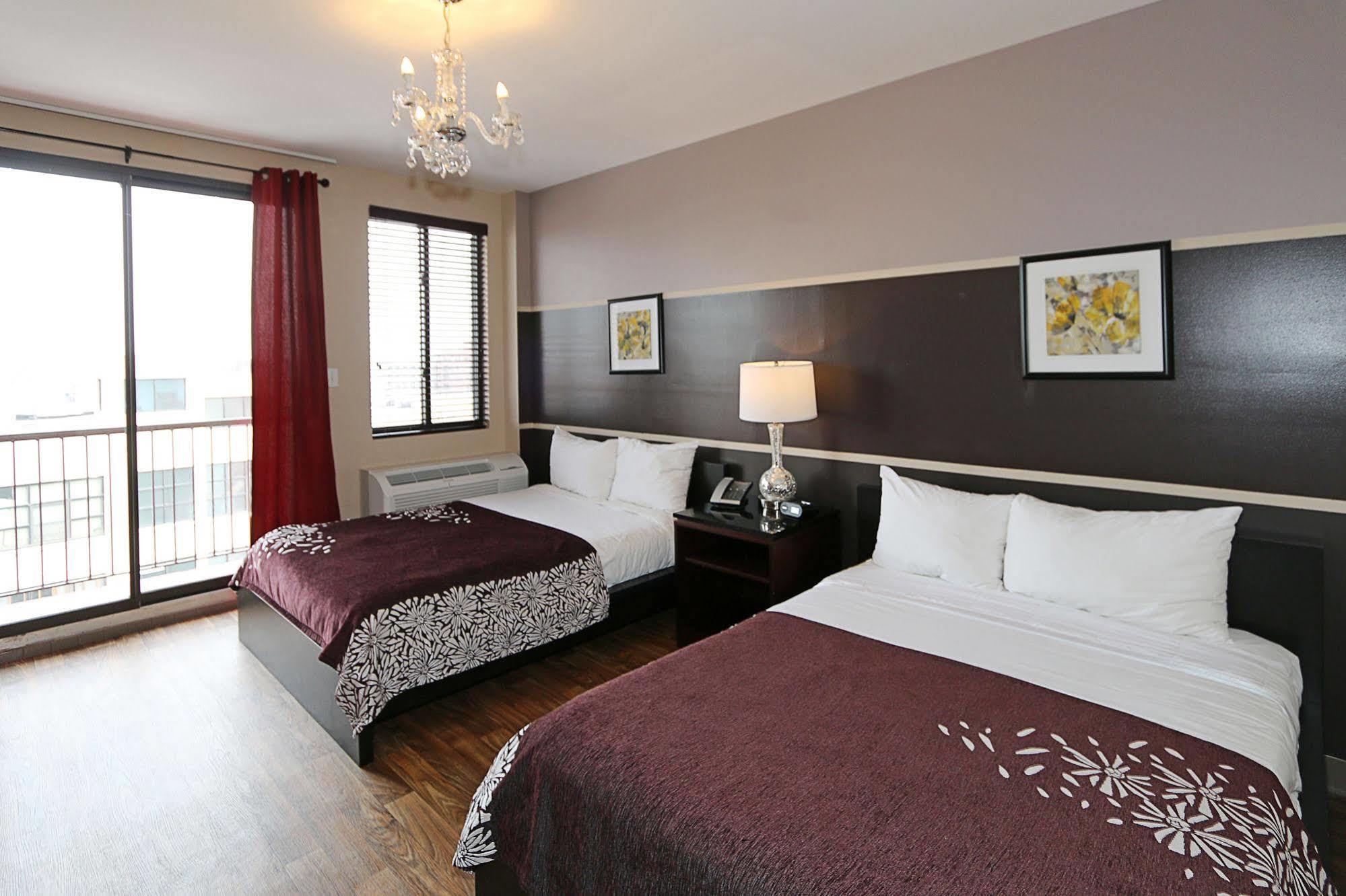 Vetiver / Manhattan Skyline Hotel