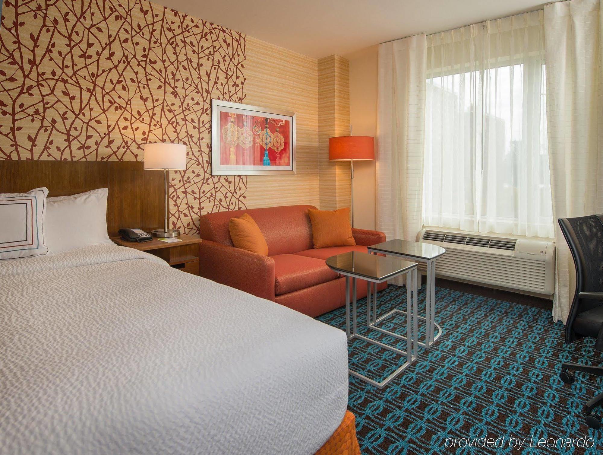 Hotel Fairfield & Manhattan/downtown East 3*
