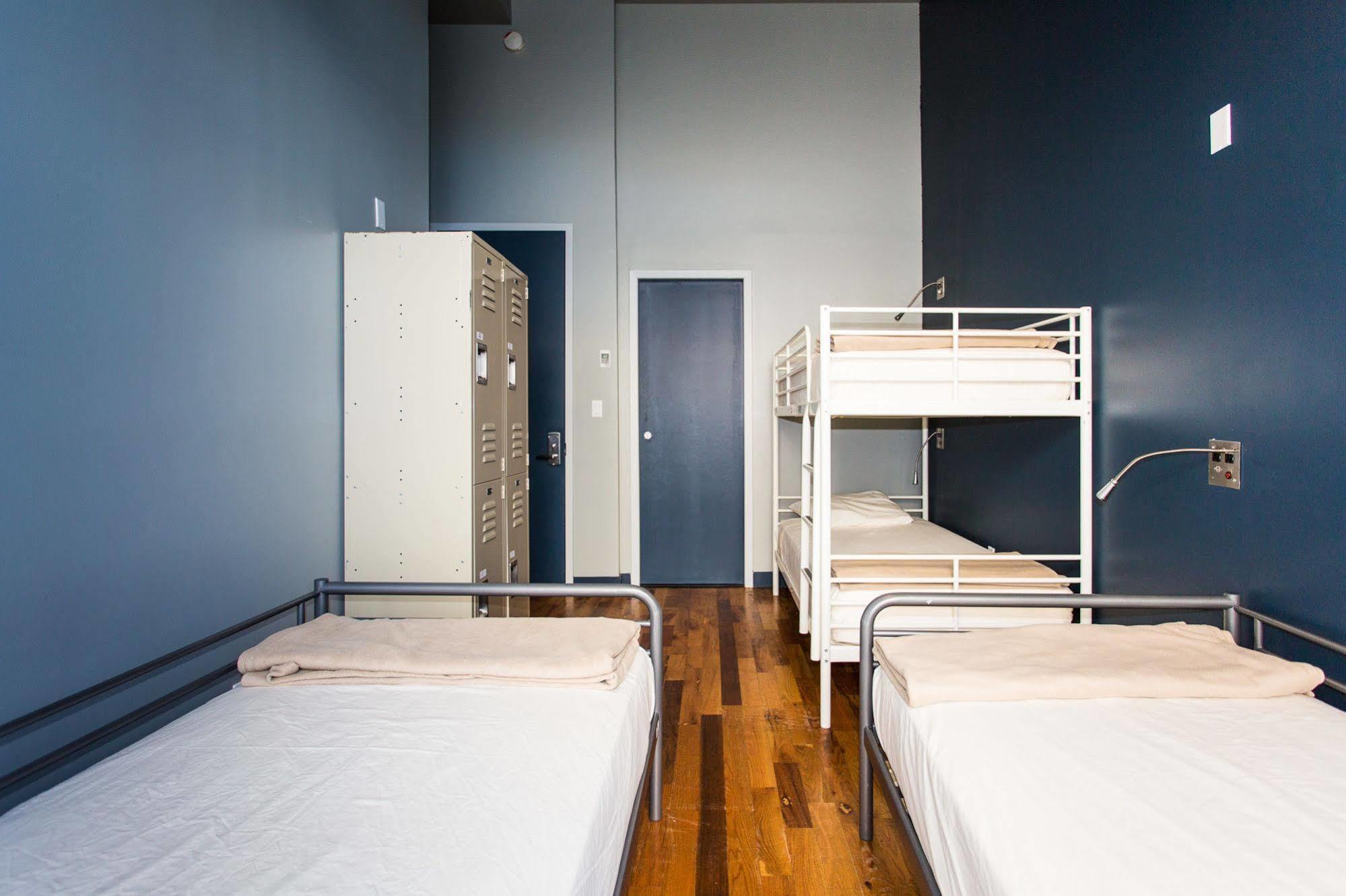 Hostel Q4 And New York