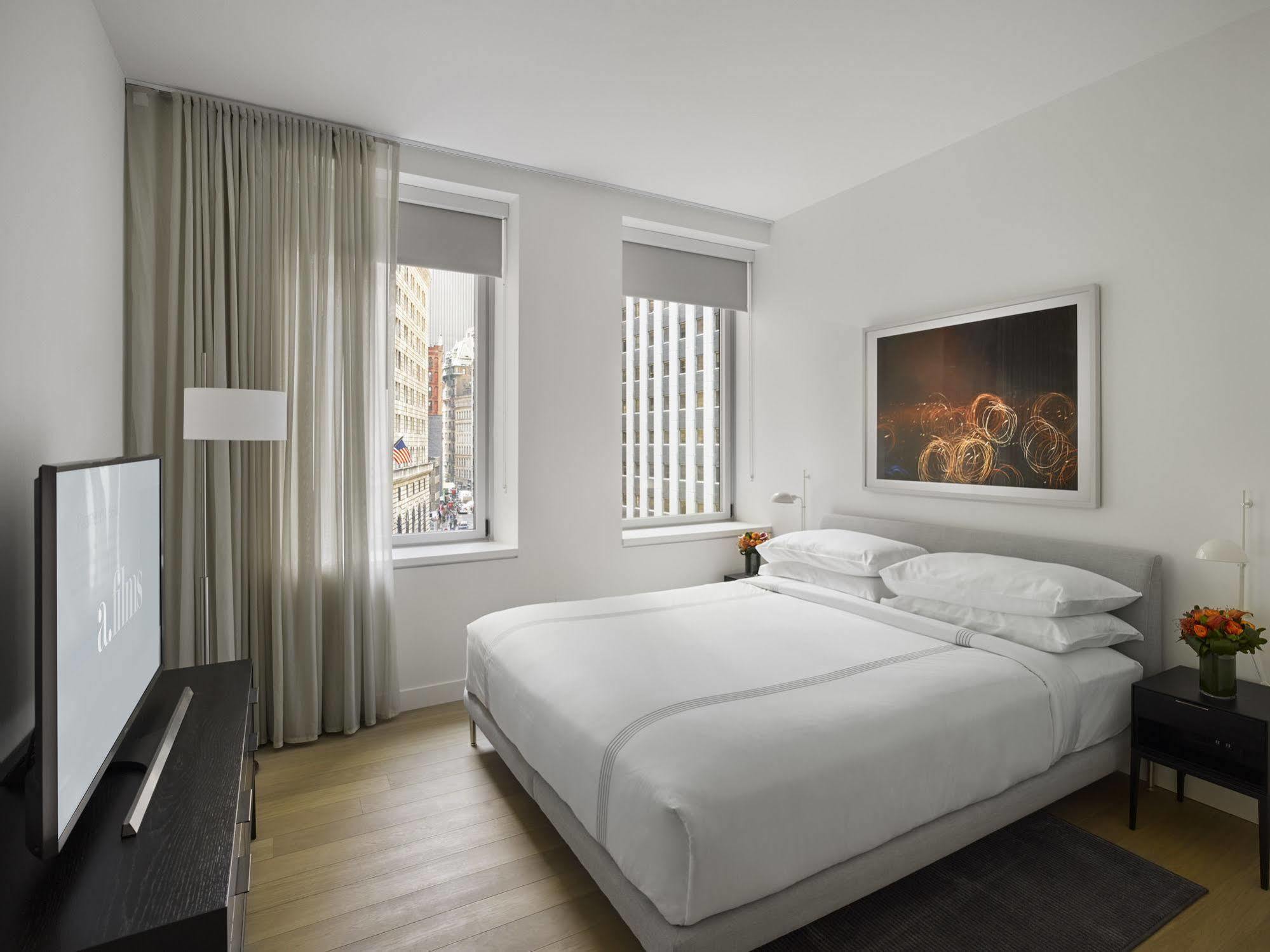 Aka Street Aparthotel