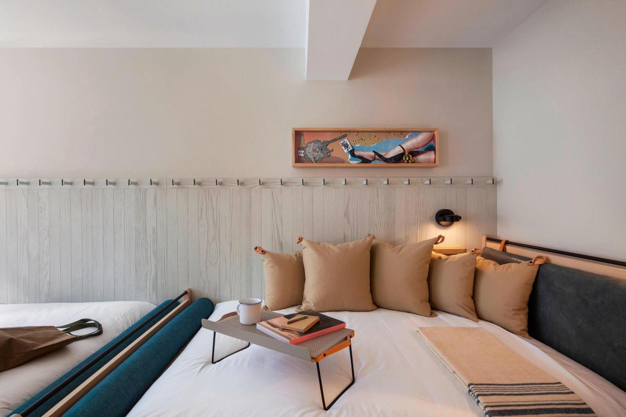 Moxy Nyc Times Square Hotel