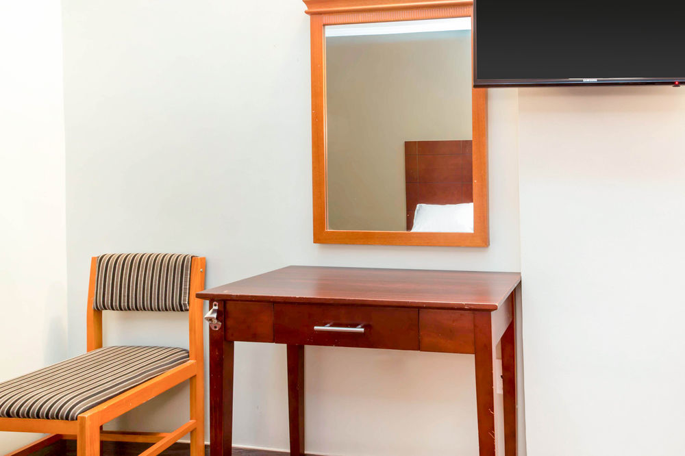 Econo South Ozone Park 2* New York