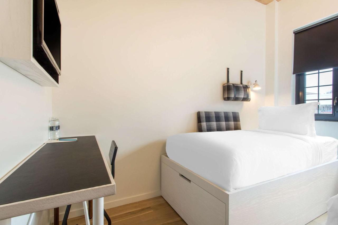 Gowanus & Yard Hotel 3*