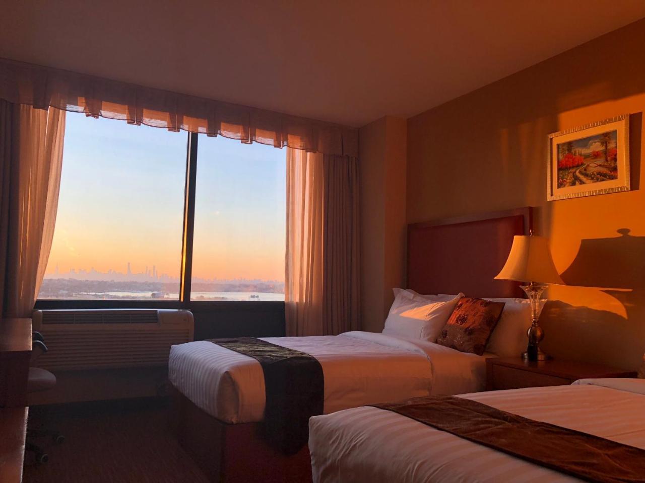 Hotel Ramada By Wyndham Flushing Queens