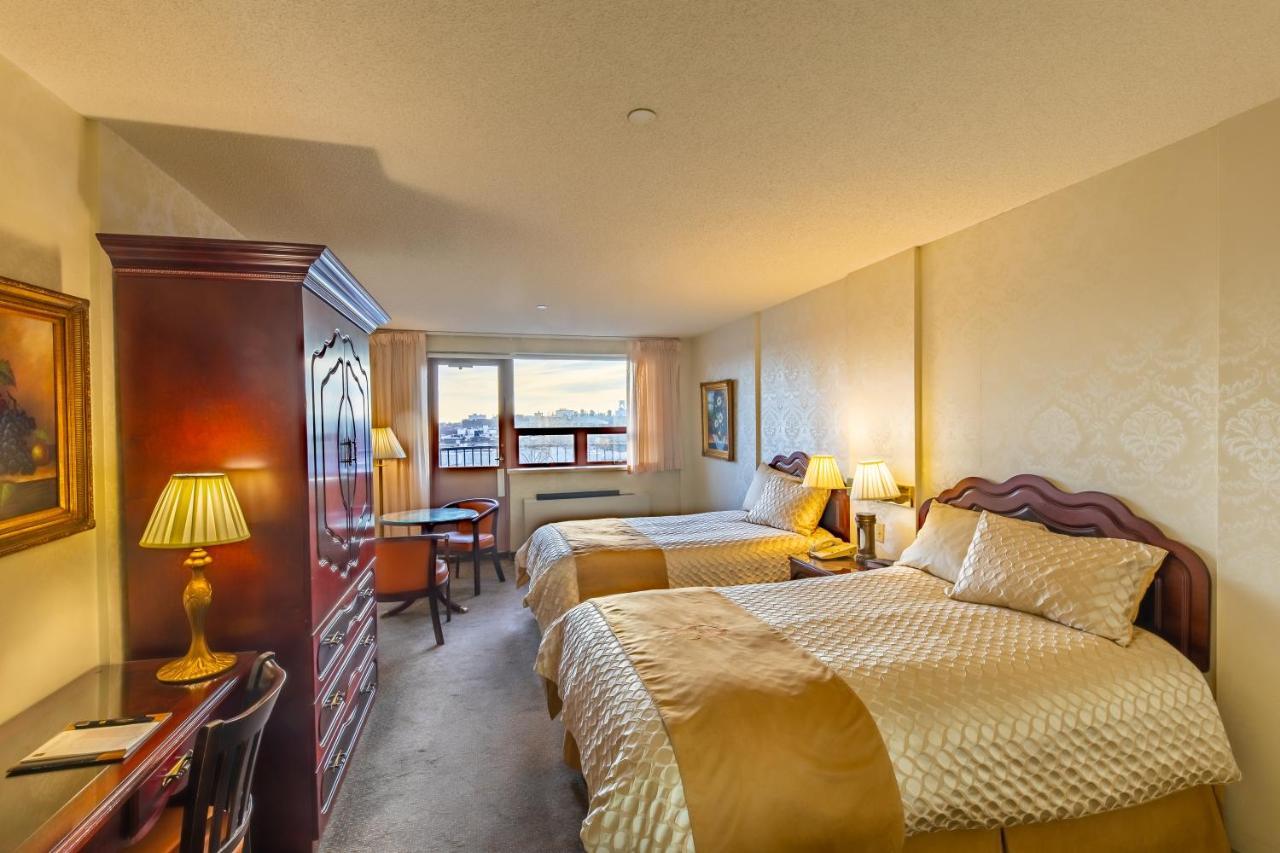 The Avenue Plaza Hotel