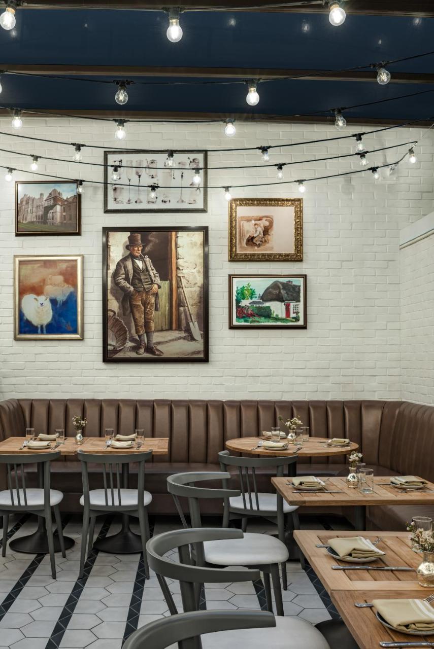 Merrion Row And Public House Hotel