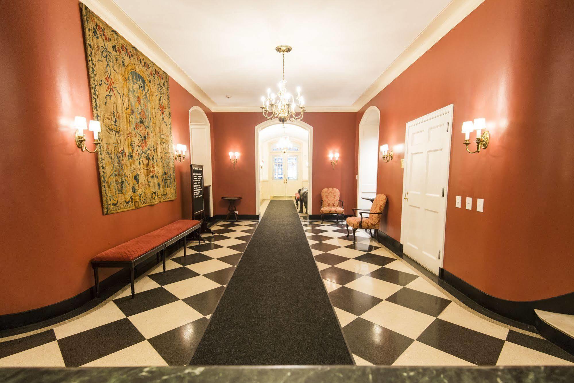 3 West Club Hotel 3*