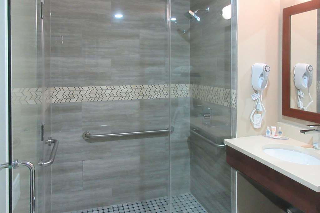 Comfort & Near Jfk Air Train 3*