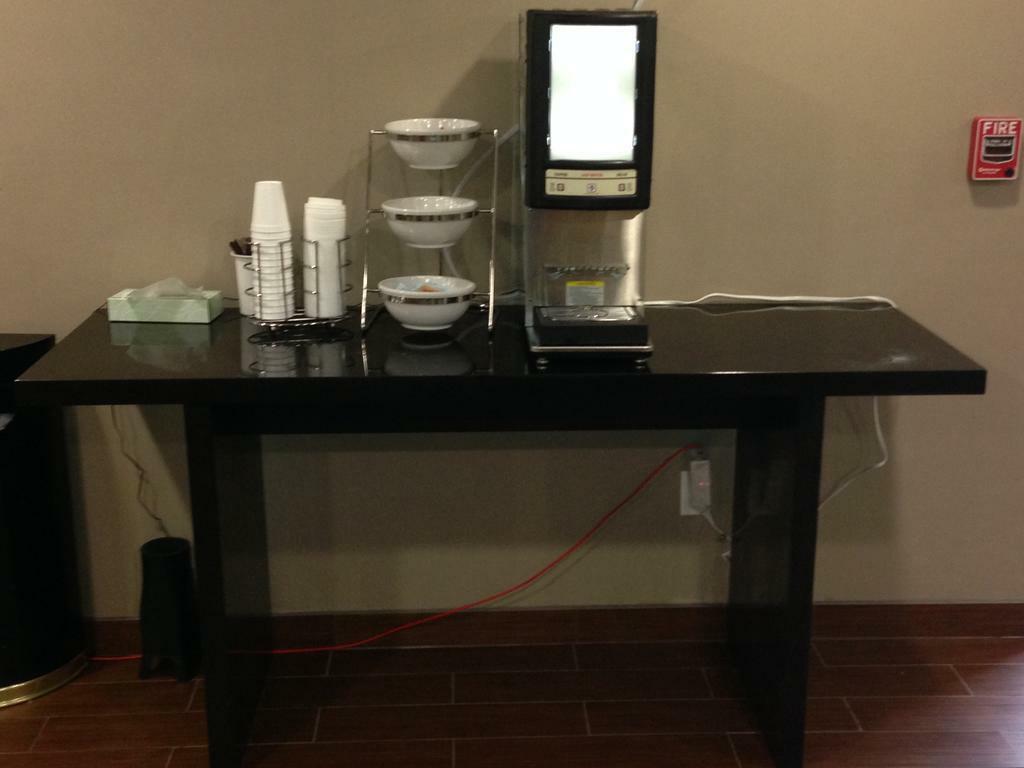 Days By Wyndham Brooklyn Borough Park Hotel 3*