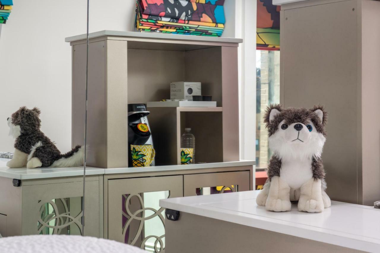 Staypineapple, An Artful Hotel, Midtown New York