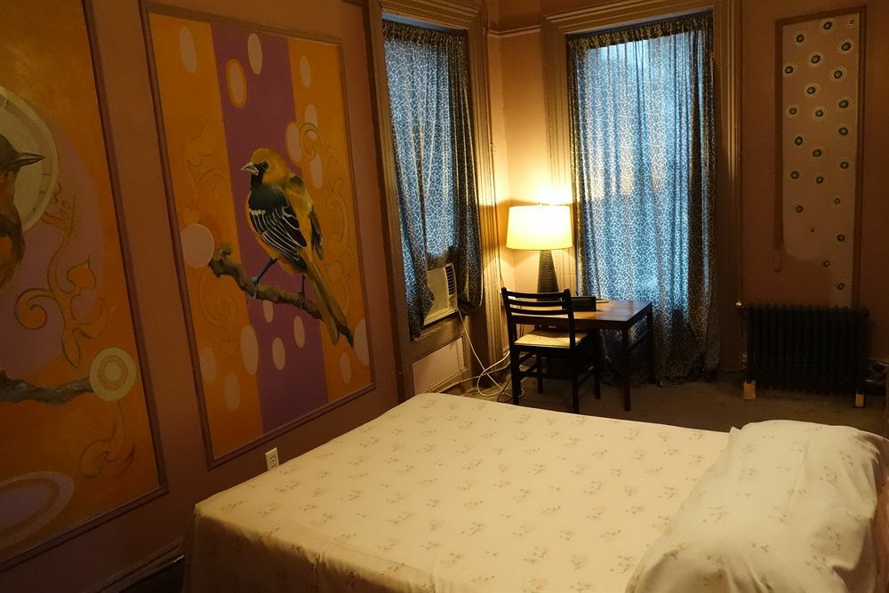 Hotel Carlton Arms 2*