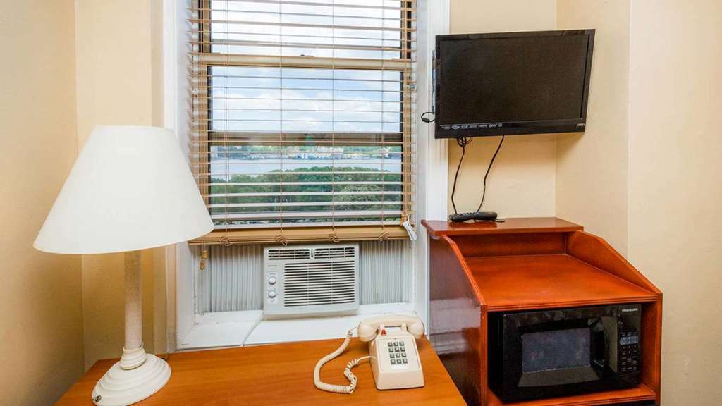 Hotel Riverside Tower