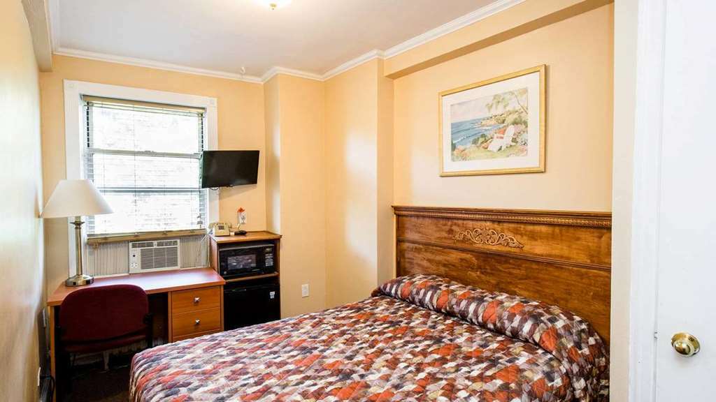 Riverside Tower Hotel