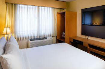 Redford Hotel 3*
