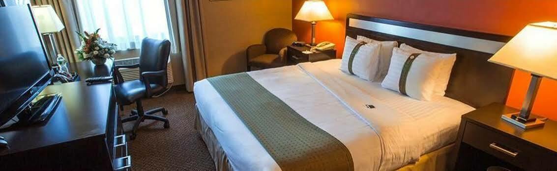 The Laguardia Hotel