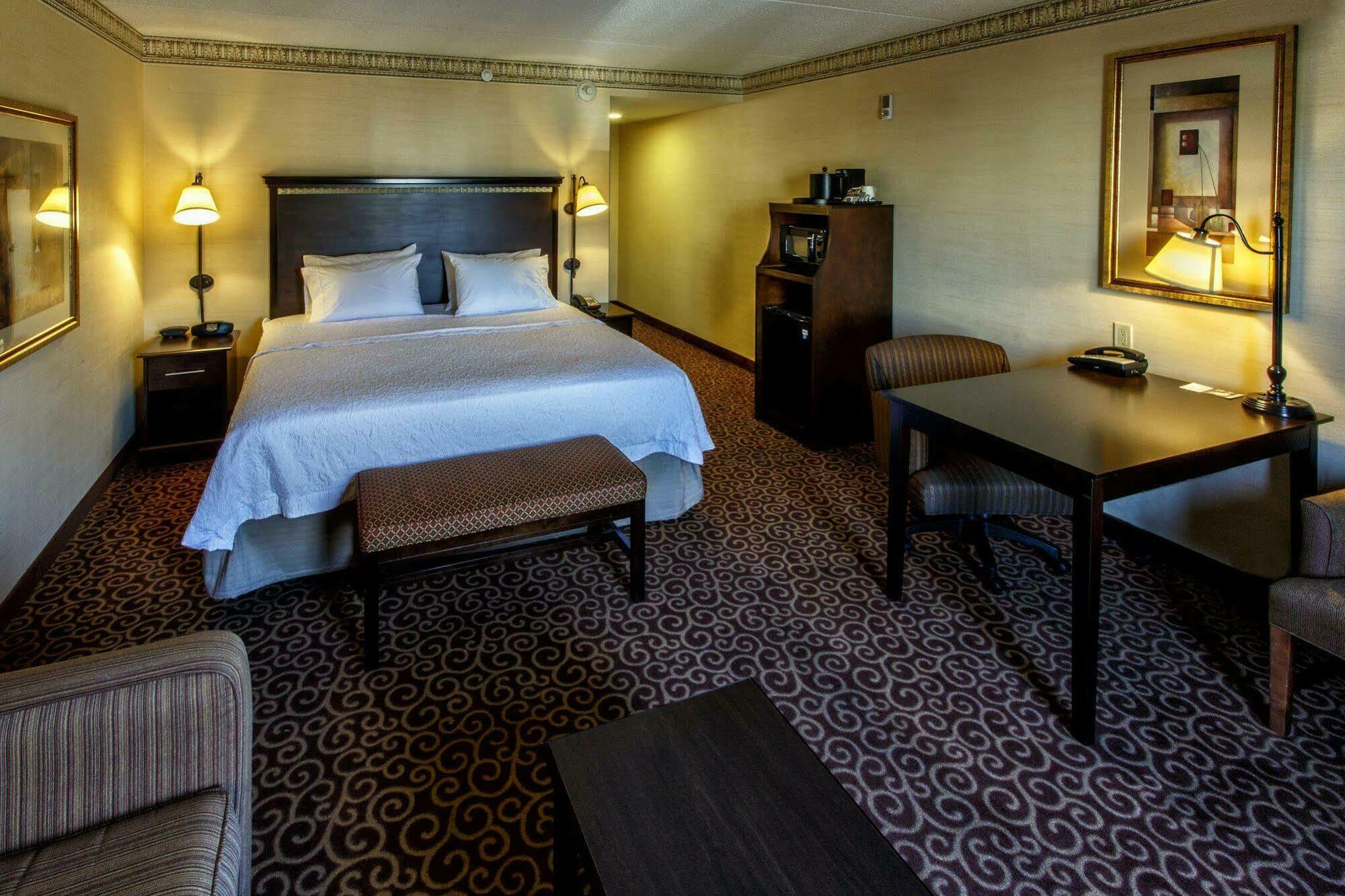 Hotel Hampton & Staten Island