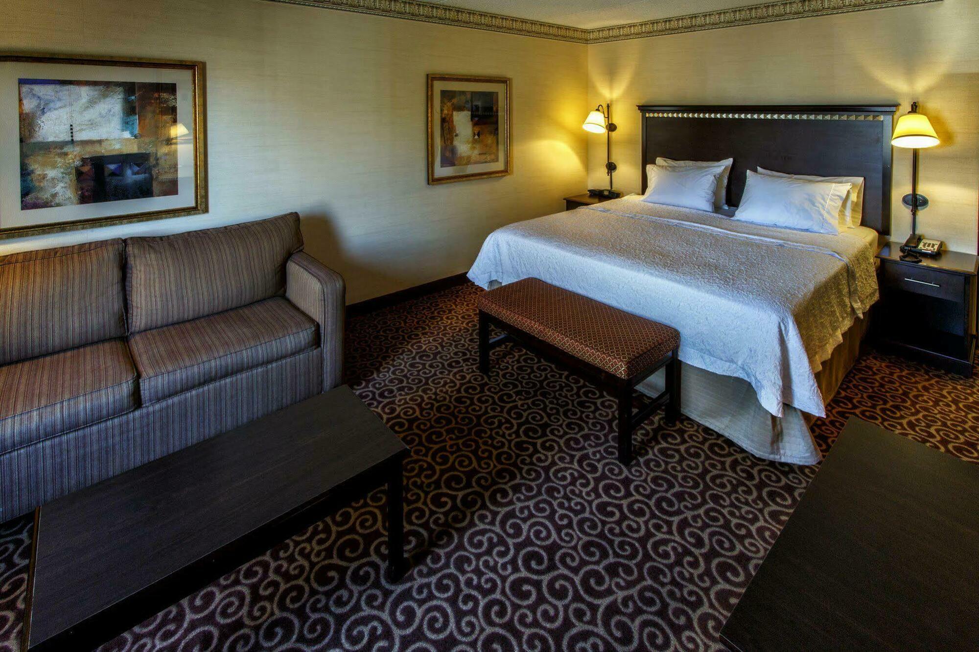 Hampton & Staten Island Hotel 3*