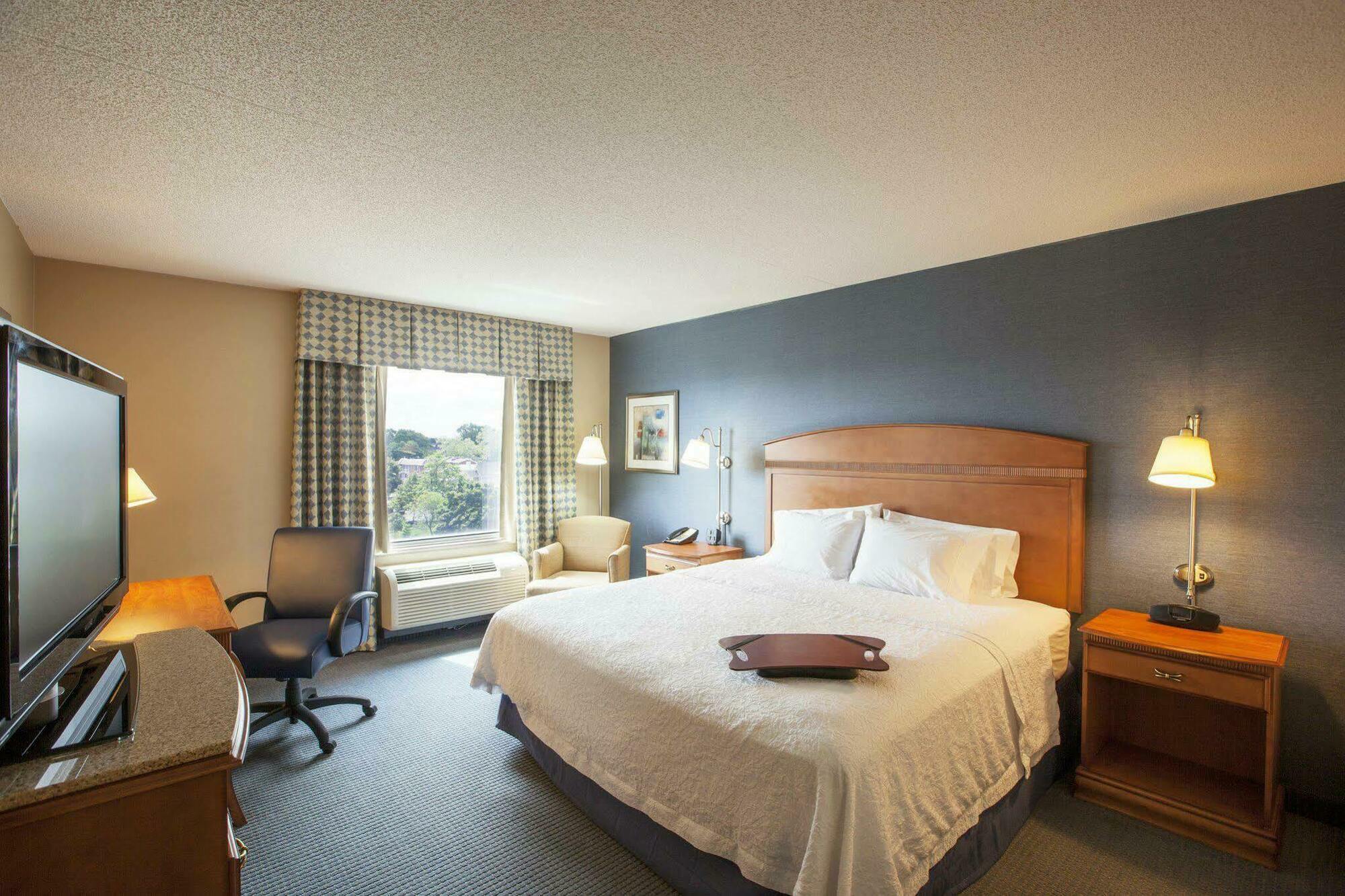 Hampton - Laguardia Airport Hotel