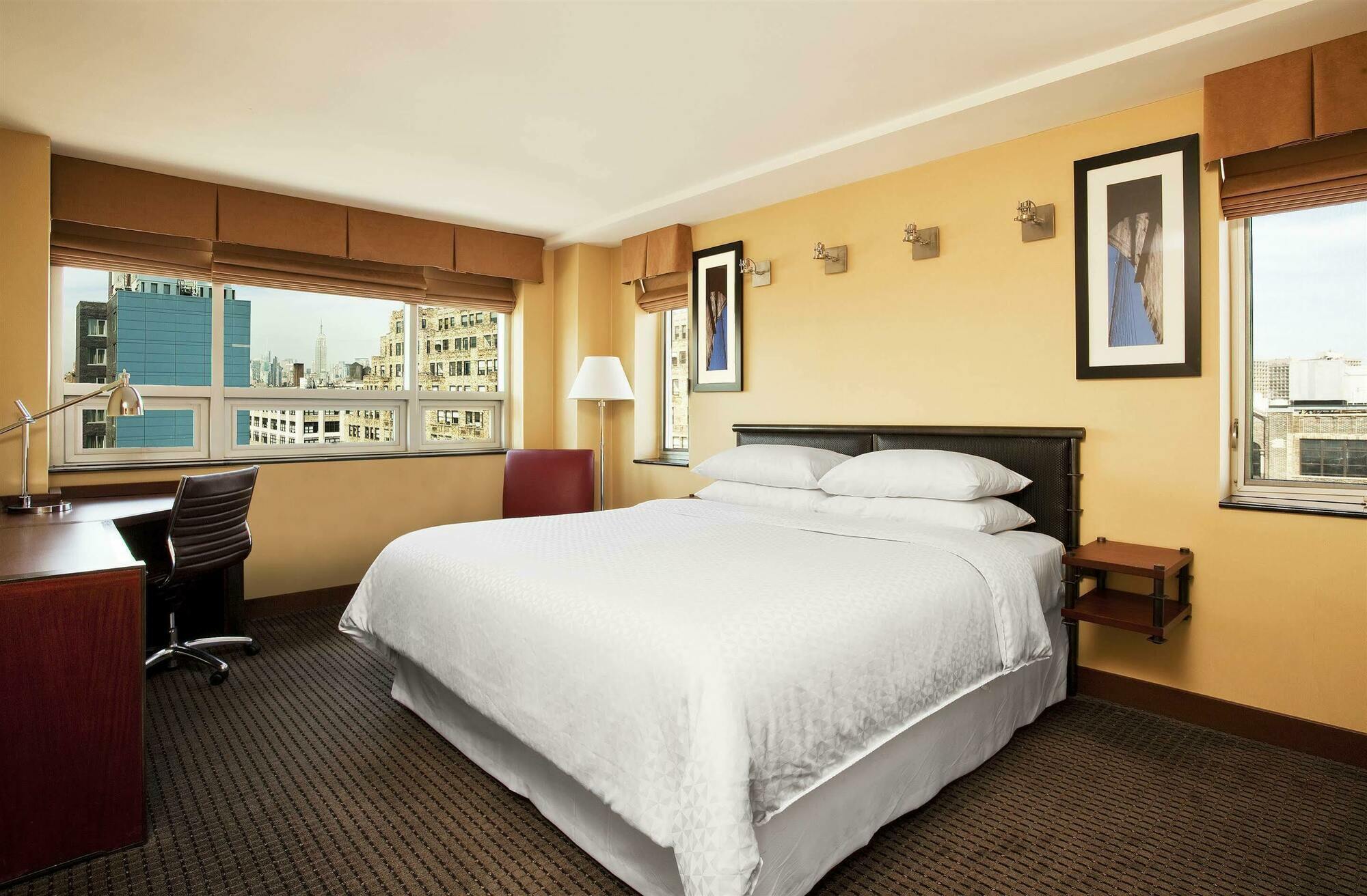 Four Points By Sheraton Manhattan Soho Village Hotel 3*