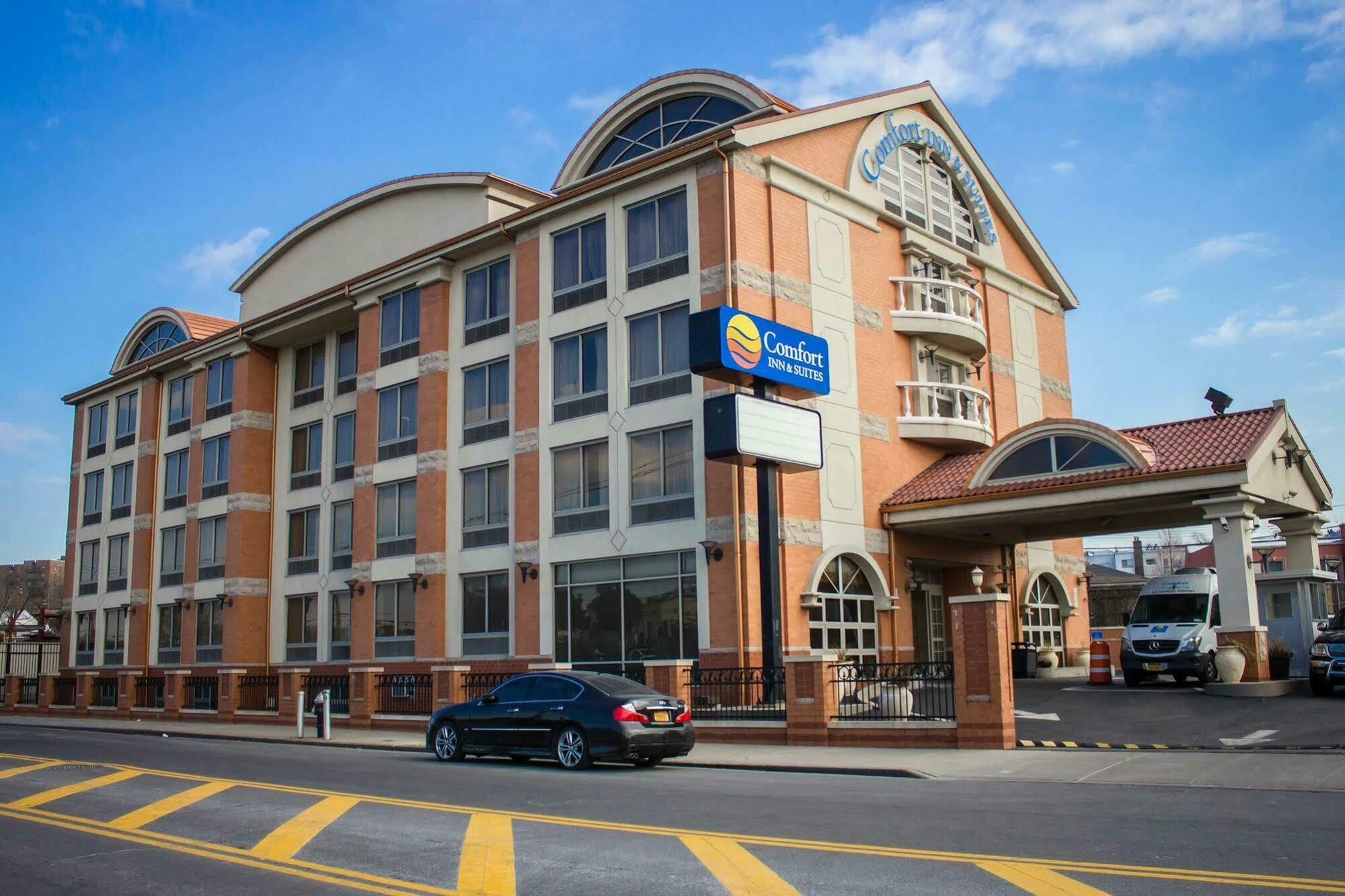 Comfort & Laguardia Airport 3*