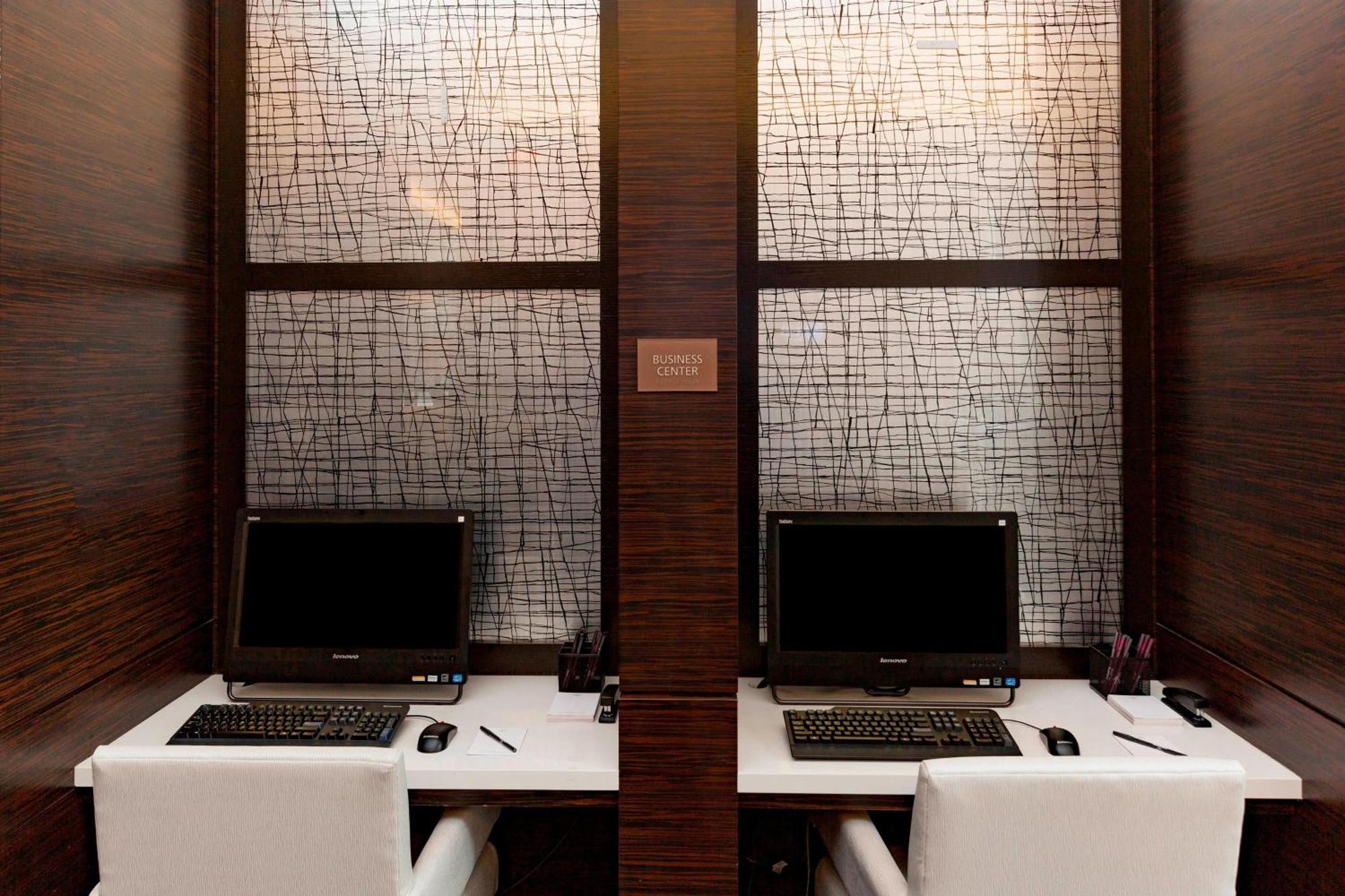 Hotel By Marriott Manhattan/central Park