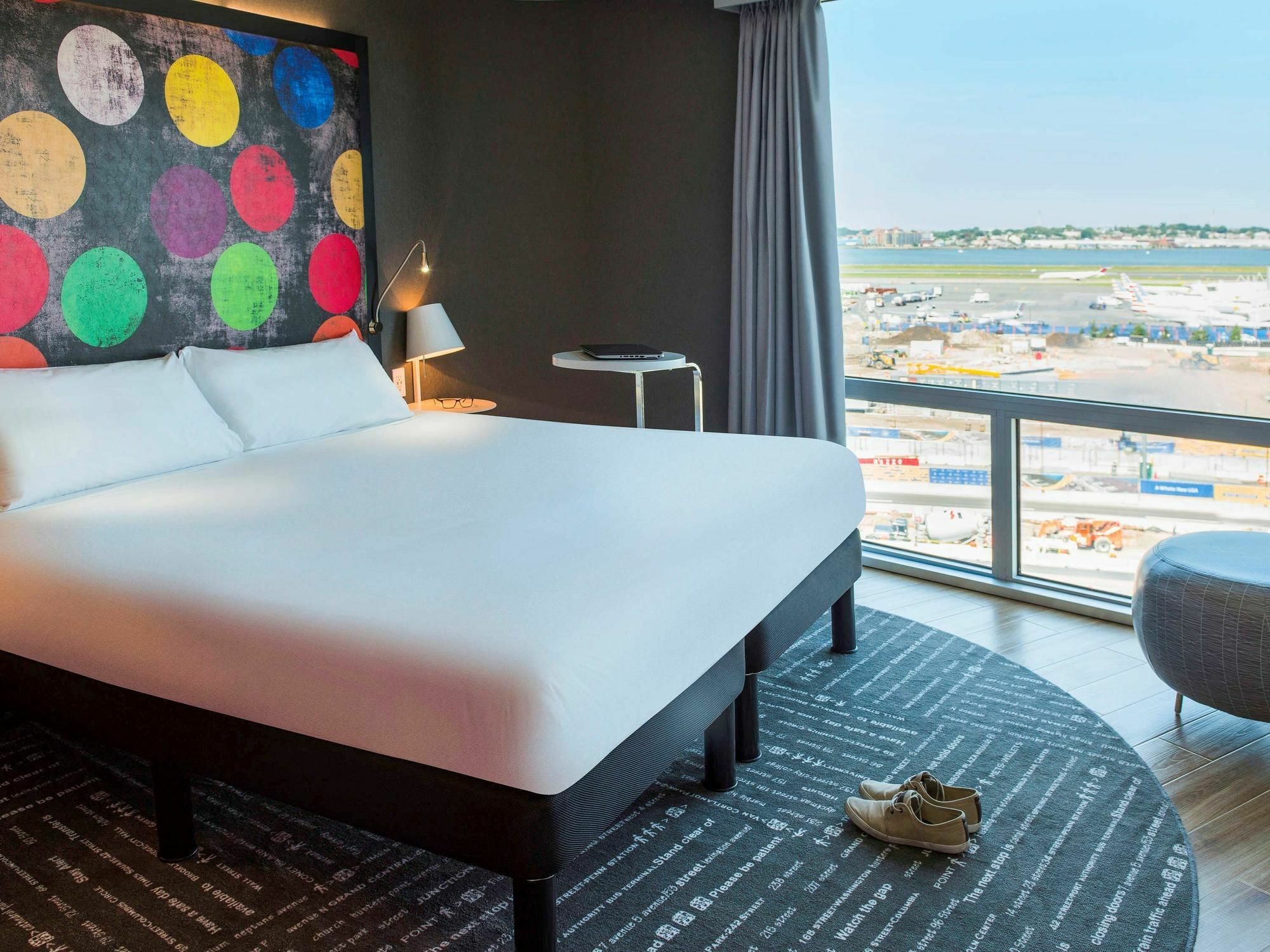 Hotel Ibis Styles Laguardia Airport 2*