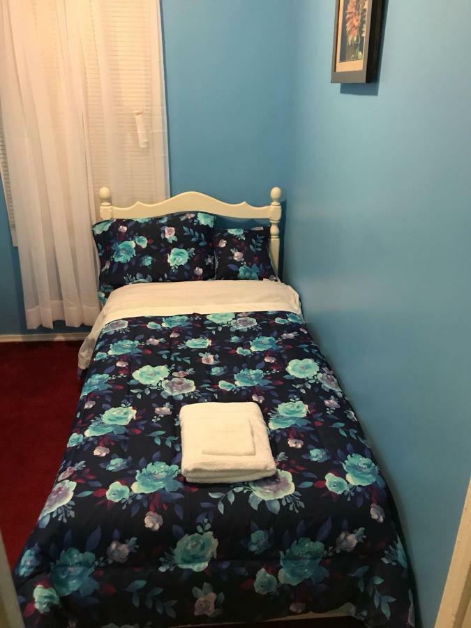 5 Min. From Jfk Guest house