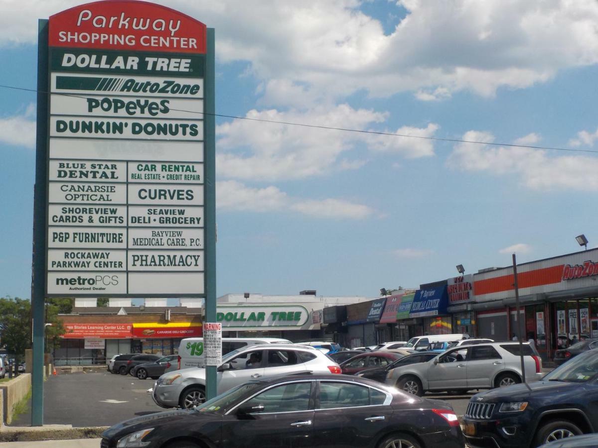 At The Water's Edge In Canarsie! Gasthof New York