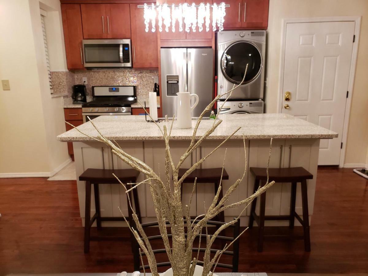 Brooklyn 3 Bedroom 1 Bathroom 8 Minutes To Subway 30 Minutes To Manhattan