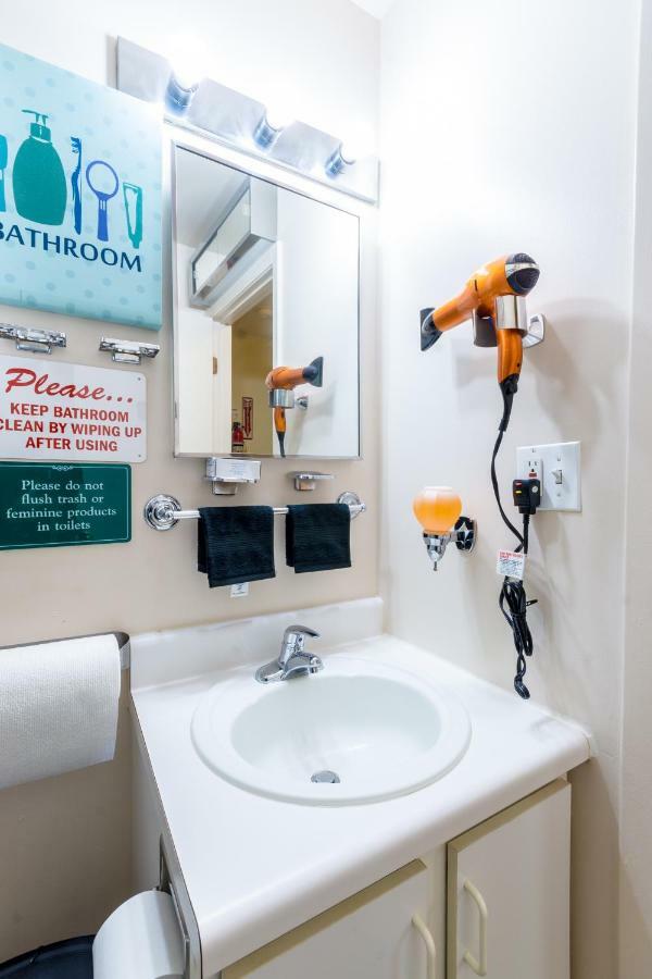 Apartment Two Bedrooms Manage And Supervise By Host Endless Features Amenities Dishwasher Washer Dryer Wifi Internet Services By Verizon Fios 960 Upload 960 Download Bi Monthly Free Housekeeping Services Huge 10000 Square Footage