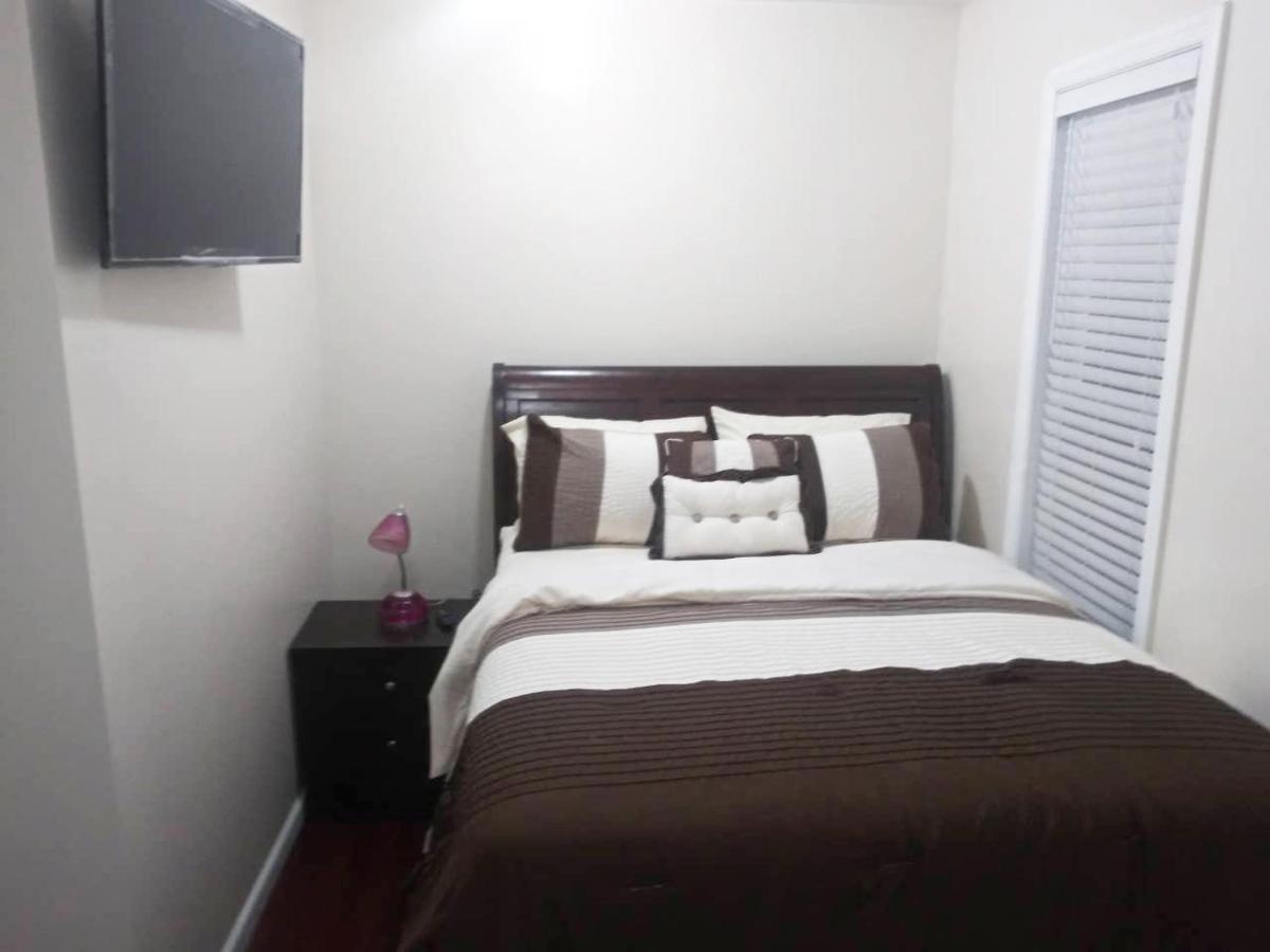 Homestay Rochester's Place *