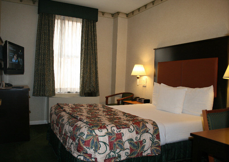 The At Fifth Avenue Hotel 3*