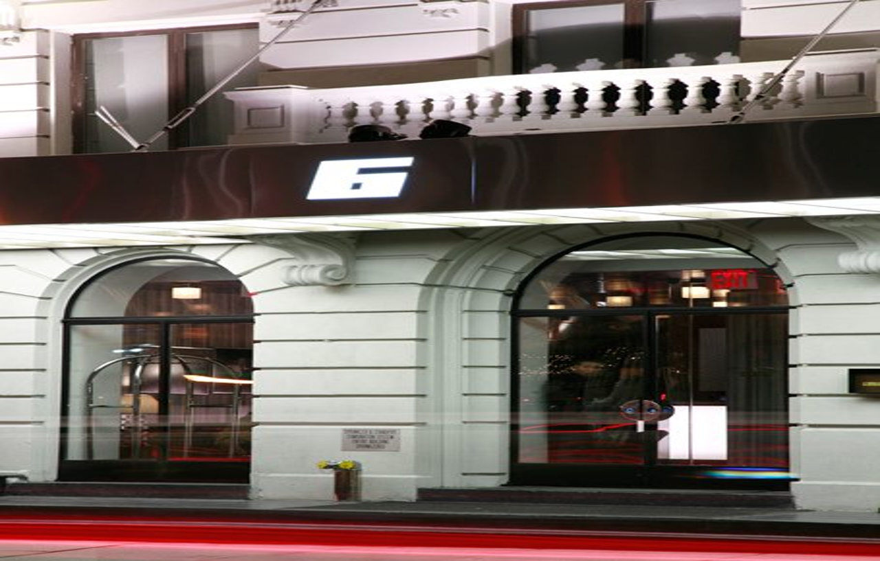 6 Columbus Park Hotel