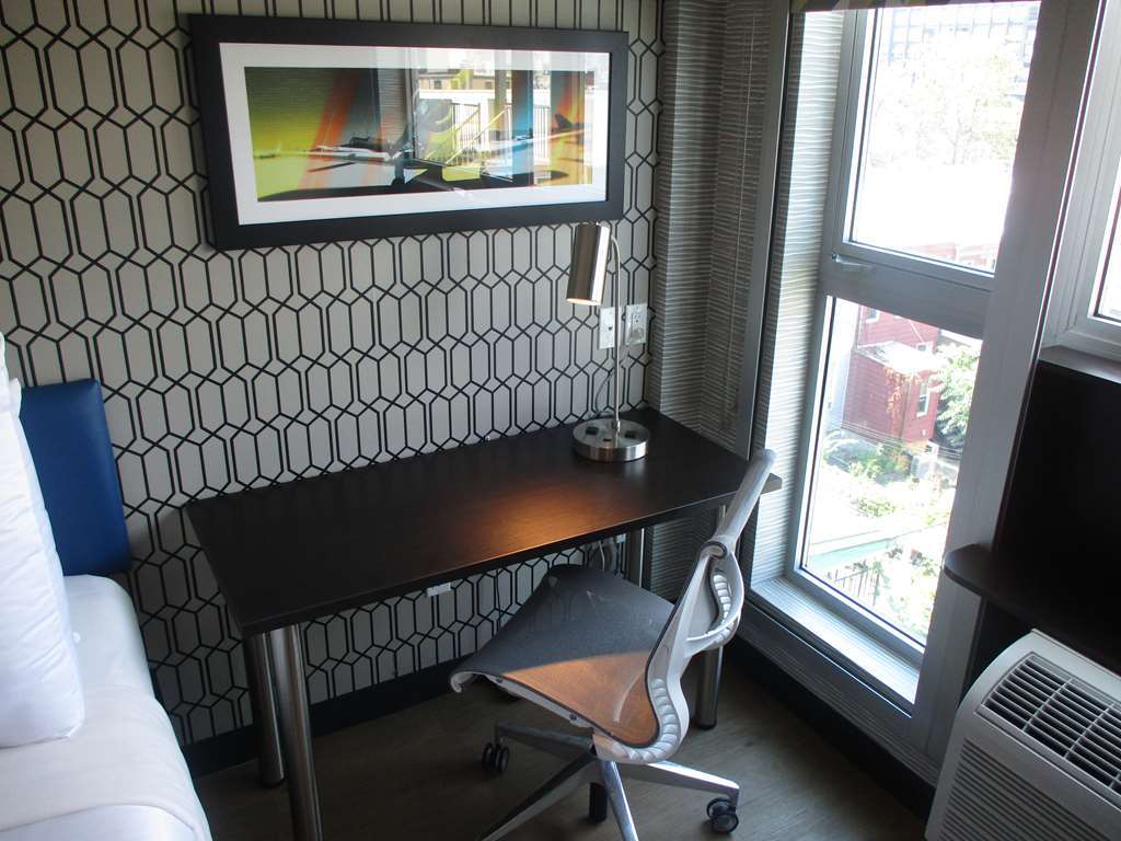 Glo Western Brooklyn Nyc