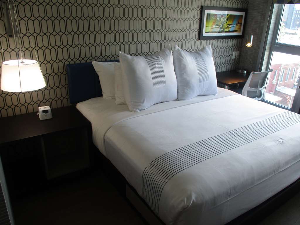 Glo Western Brooklyn Nyc Hotel 3*